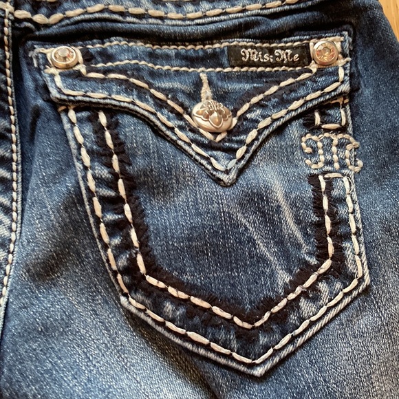 Miss Me Crop Jeans - Picture 8 of 13